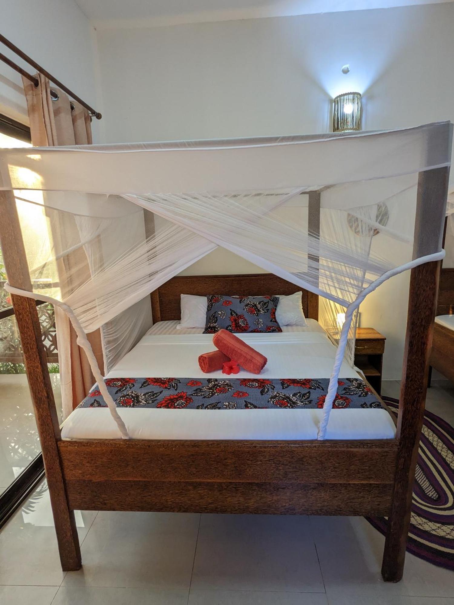 Mkadi Beach House Hotel Nungwi Phòng bức ảnh