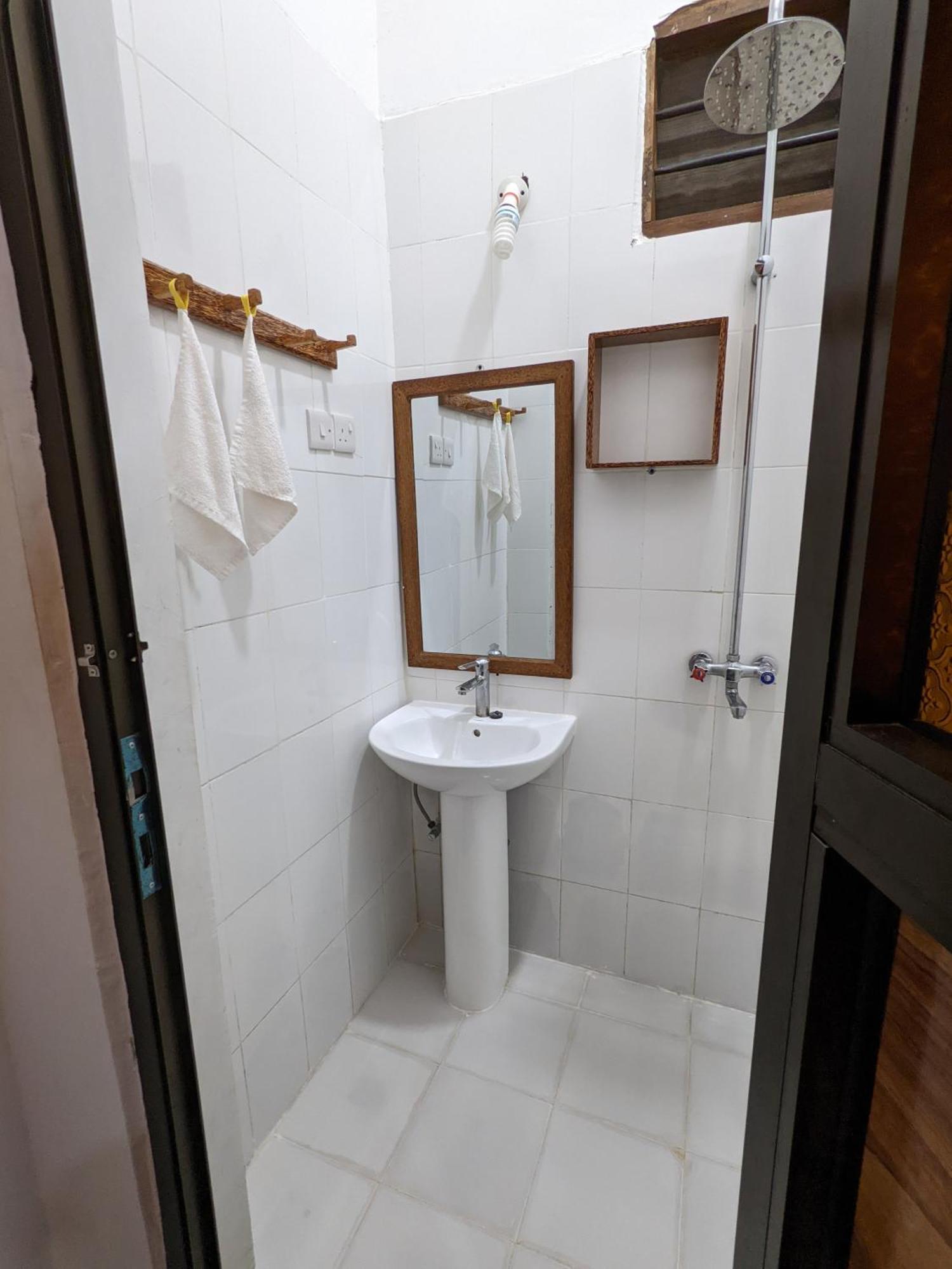 Mkadi Beach House Hotel Nungwi Phòng bức ảnh