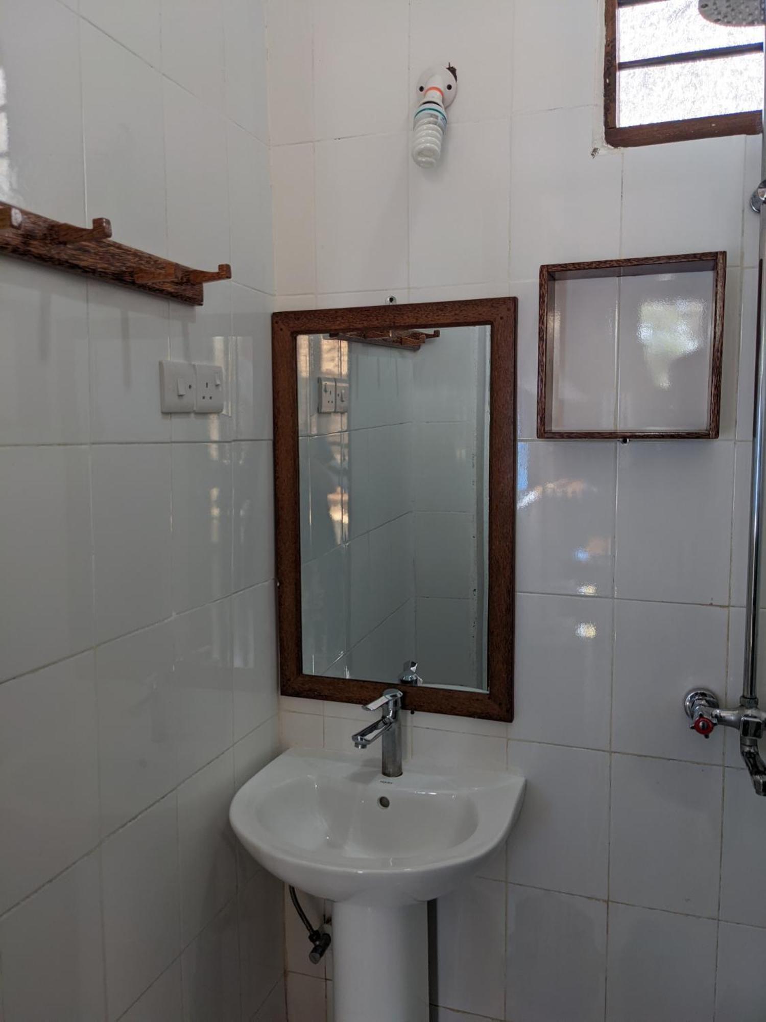 Mkadi Beach House Hotel Nungwi Phòng bức ảnh